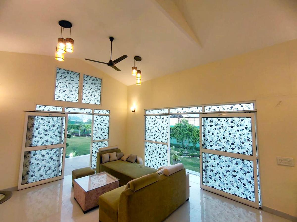 Shaw Estate-Farm House For A Small Parties-Jp Farm Greater Noida Exterior photo